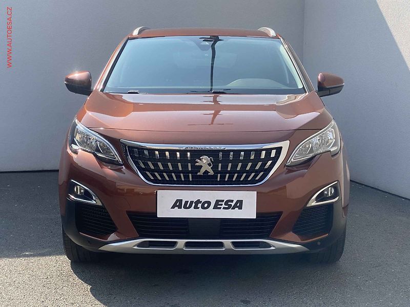Peugeot 3008 (2018) 1.2 PT, ČR, Allure, park. - fotka 2 z 19