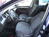 Volkswagen Passat (2015) 1.6 TDi, AC, výhřev sed - náhled 9