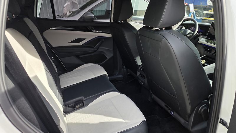 Volkswagen Tayron (2025) 2.0 TSI 150kW 4x4 DSG Eleg TZ  - fotka 18 z 55