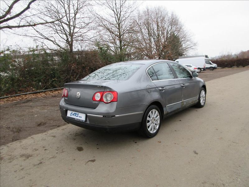 Volkswagen Passat 2,0 TDi, 103 Kw, Vada Turba, N - fotka 8 z 21