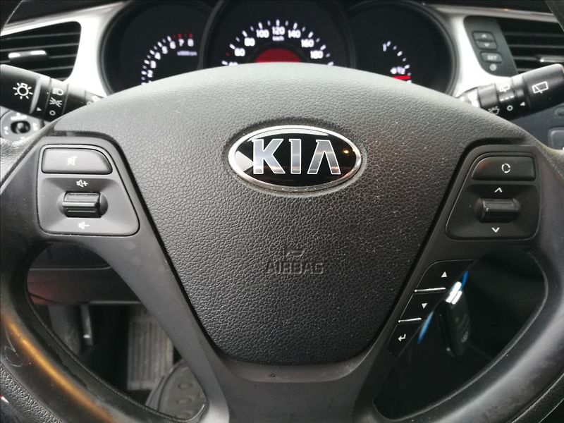 Kia Ceed 1,4 i CVVT 1.majitel - fotka 7 z 18