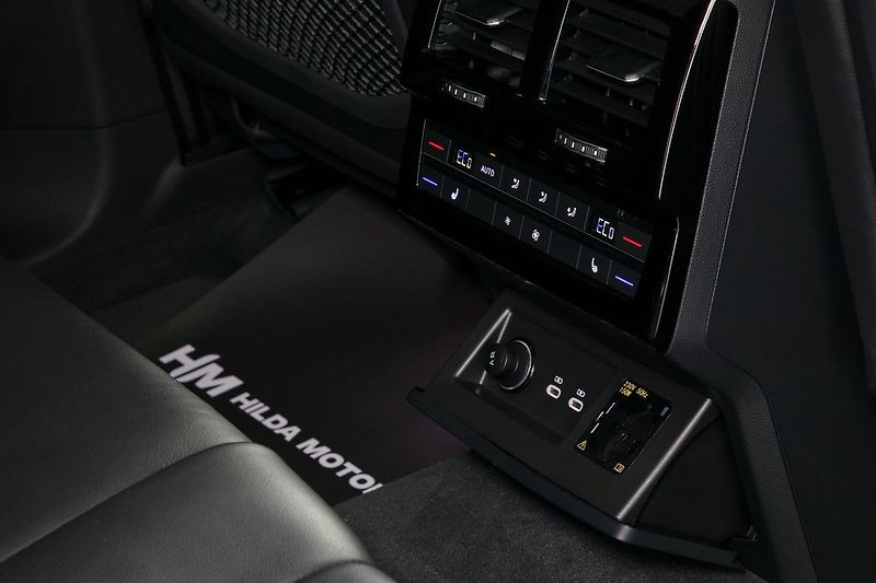 Volkswagen Touareg 3.0TDI 210kW R-Line Edition 20 - fotka 23 z 50