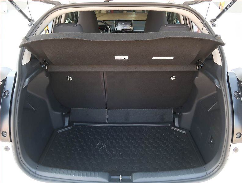 Toyota Yaris (2022) Comfort Style 1.5 VVT-i - fotka 13 z 17