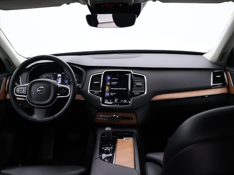 Volvo XC90 2,0 B5 173kW AWD LED CZ Kuže - fotka 20 z 27