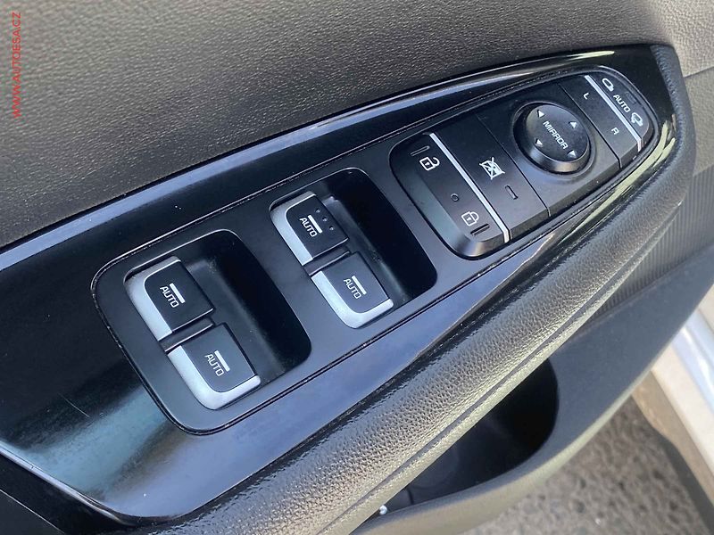 Kia Optima (2018) 2.0 T-GDi, GT, kůže, AT - fotka 11 z 20