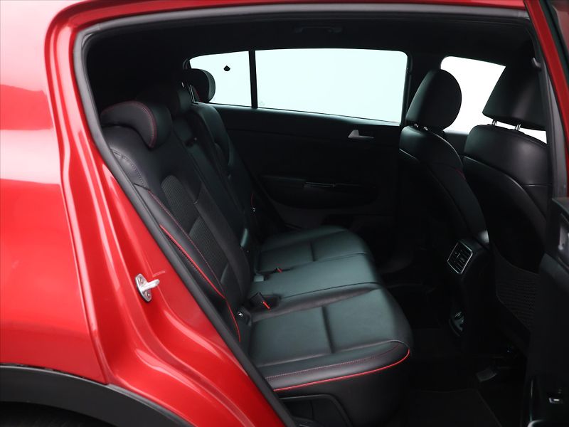 Kia Sportage 1,6 CRDI 100kW GT-Line - fotka 13 z 33