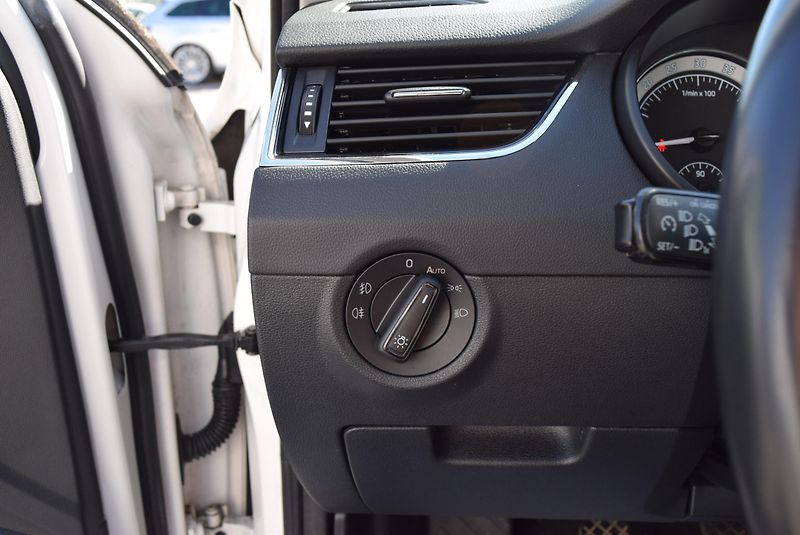 Škoda Octavia (2020) 2.0TDI 110kw AMBITION NAVI APP - fotka 34 z 48