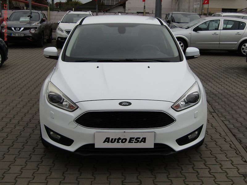 Ford Focus (2015) 2.0 TDCi, Titanium, AT, bixen - fotka 2 z 20