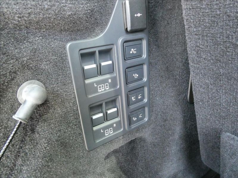 Land Rover Discovery 3,0 D350 35th Anniversary - fotka 43 z 46