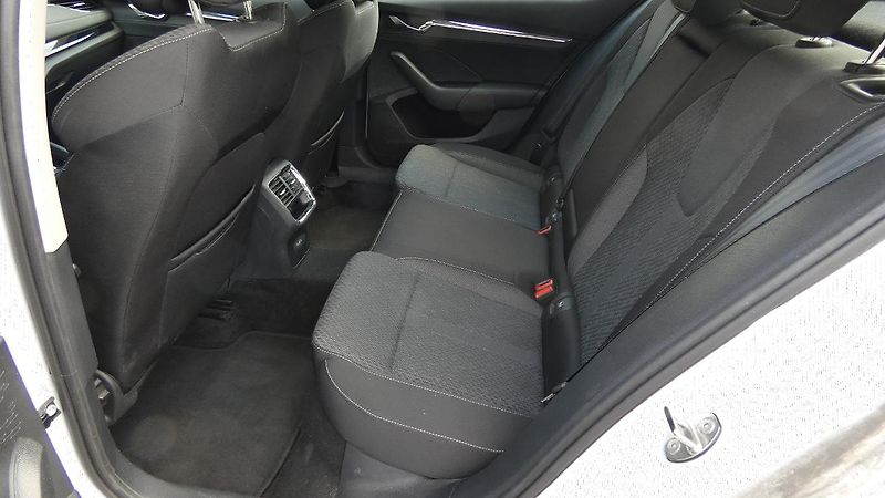 Škoda Octavia 2,0 TDI Style 110 kW - fotka 19 z 22