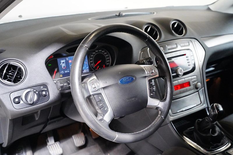Ford Mondeo - fotka 5 z 7