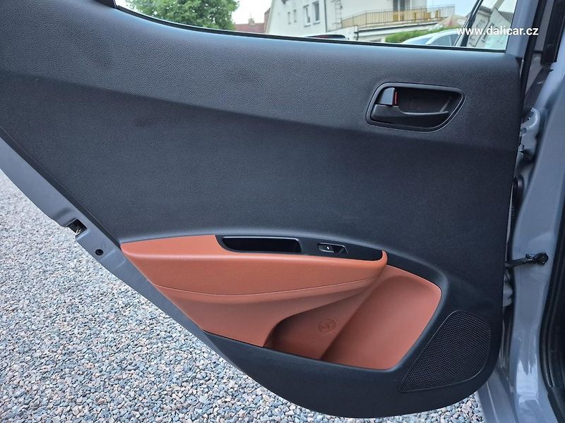 Hyundai i10 (2013) 1.2i 64 KW Klima FIFA Edice - fotka 39 z 53