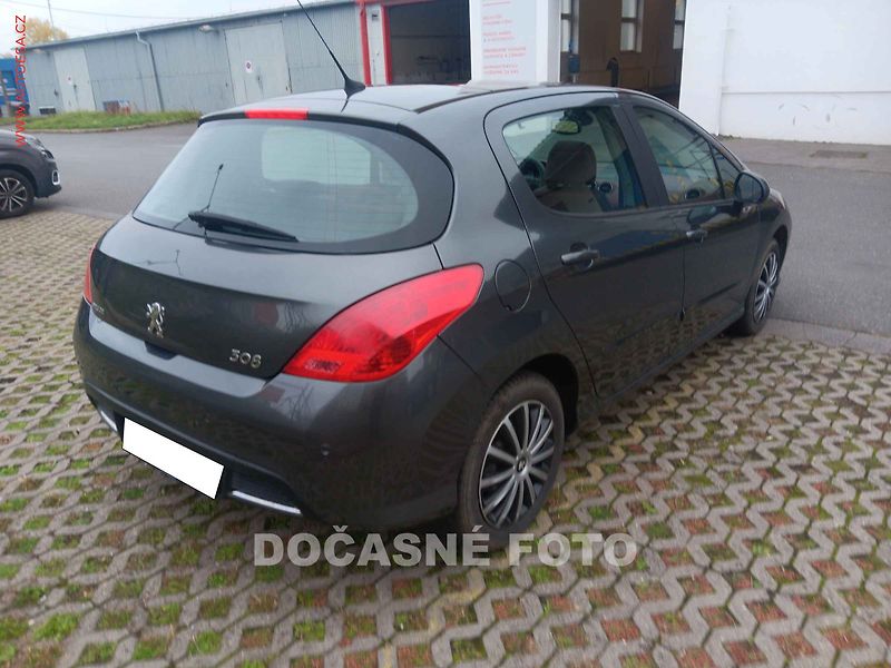 Peugeot 308 (2008) 1.6HDI, navi, panorama - fotka 2 z 3
