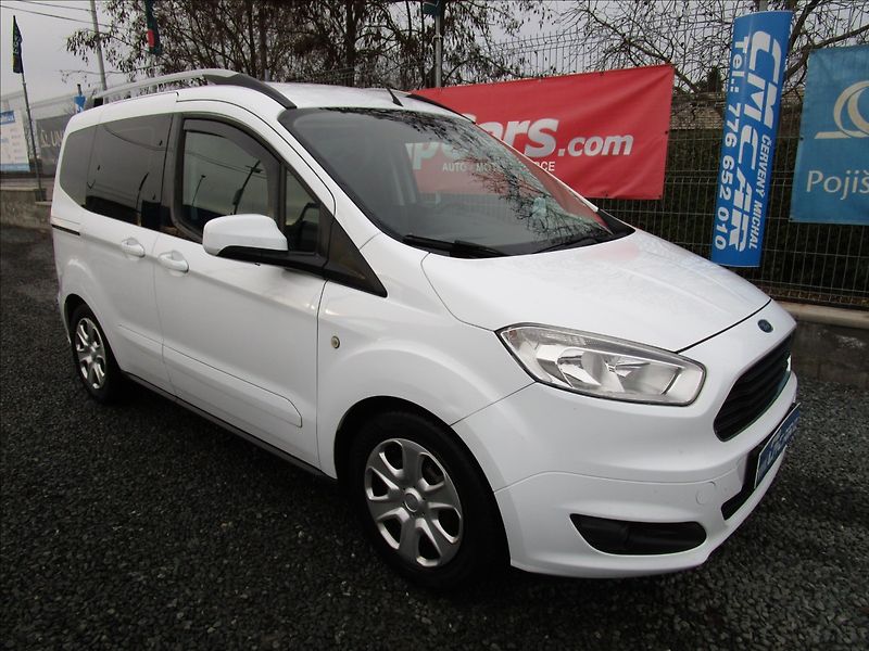 Ford Tourneo Courier 1.5TDCi Titanium, 2. maj. - fotka 3 z 40