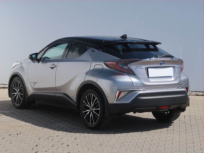 Toyota C-HR (2018) Selection 1.8 Hybrid, Automat - fotka 4 z 19