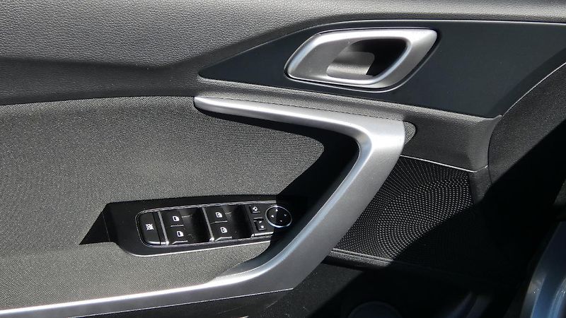Kia Ceed 1.5 T-GDI 118kW TOP SW DCT - fotka 9 z 22