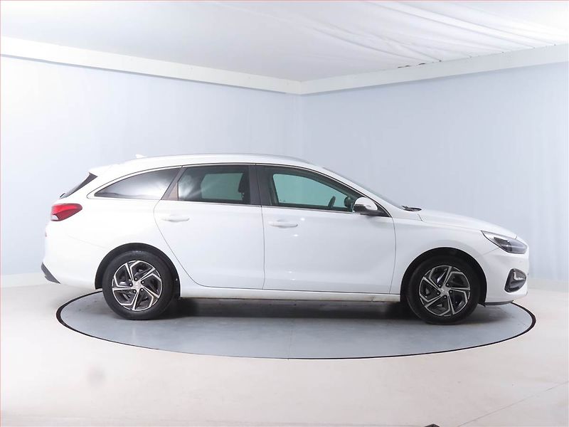 Hyundai i30 (2021) 1.6 CRDi, ČR,1.maj, Tempomat - fotka 6 z 14