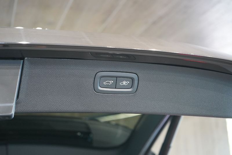 Volvo XC90 B5 PLUS Bright Vzduch, 360° - fotka 16 z 50