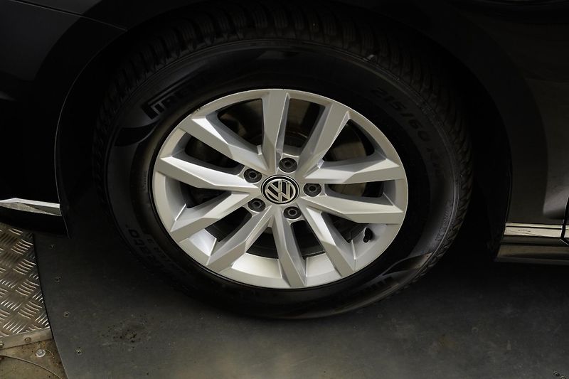 Volkswagen Passat - fotka 10 z 27