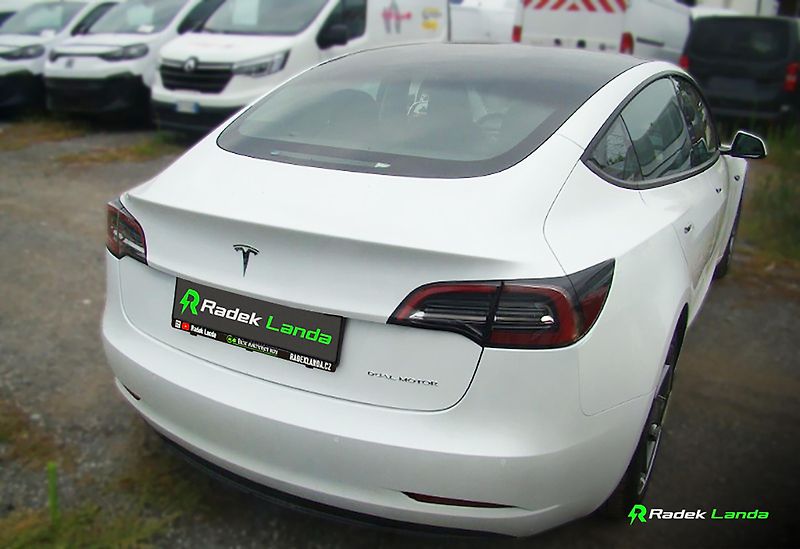 Tesla Model 3 (2022) Long Range AWD | AMD Ryzen - fotka 4 z 9