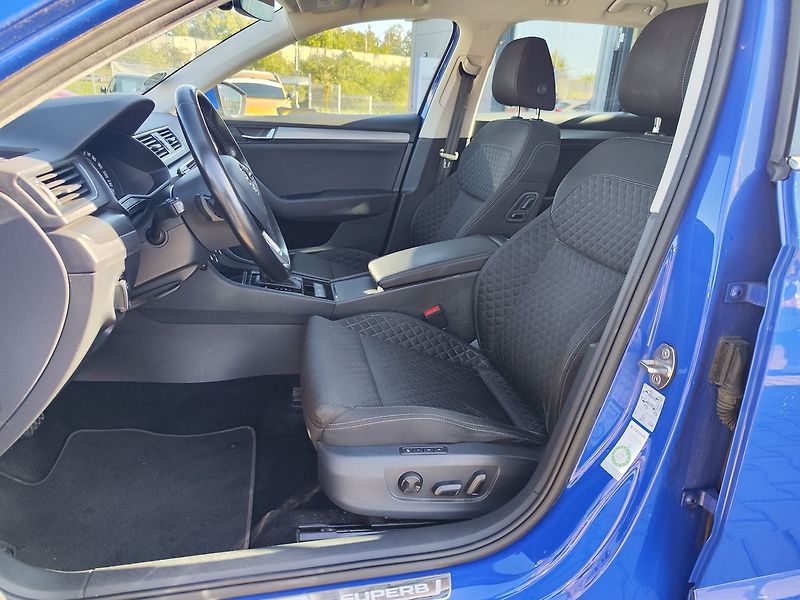 Škoda Superb 2.0 TDI/110kW Style DSG - fotka 15 z 32