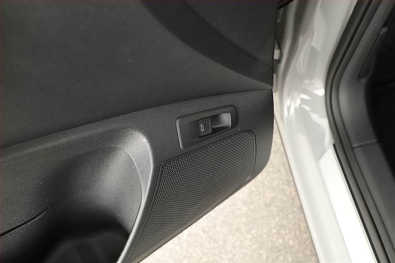 Škoda Karoq (2021) Sportline 2.0 TDI - fotka 17 z 18