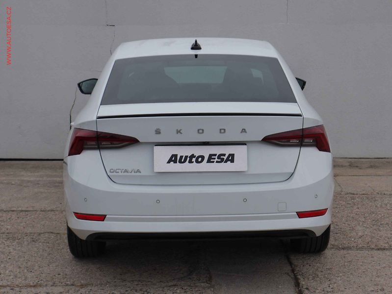 Škoda Octavia (2021) 1.5 TSi, ČR, navi, autoAC - fotka 5 z 18