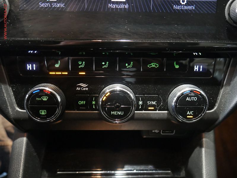 Škoda Octavia (2018) 1.4 TSi, ČR, LED - fotka 17 z 19