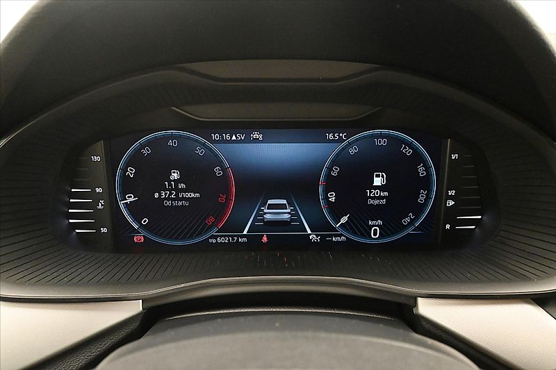 Škoda Kamiq 1,0 TSI 81 kW VIRTUAL NAVI Zár - fotka 16 z 30