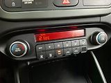 Kia Carens (2017) 1.6 GDI, Serv.kniha, Navi - náhled 15