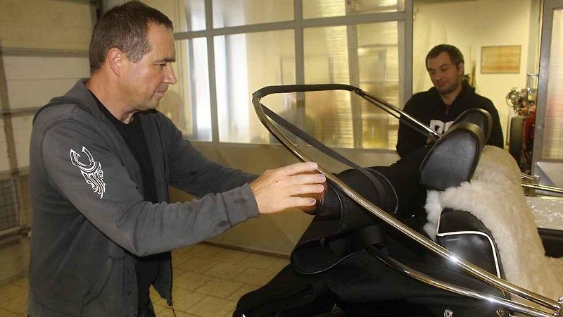 Auto pro vyhlídkové jízdy uprostřed Prahy