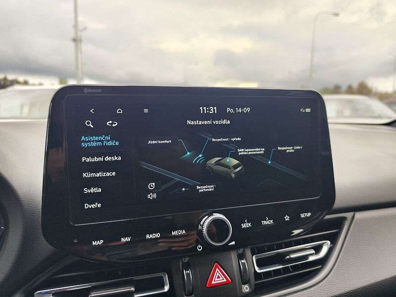 Hyundai i30 1.5 T-GDI/117kW N-Line DCT - fotka 16 z 32