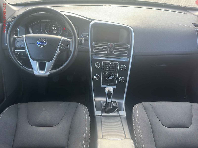 Volvo XC60 (2015) 2.0 D3, 2.maj,ČR, servis - fotka 8 z 23