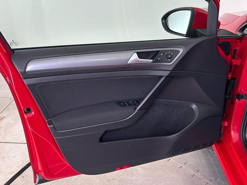 Volkswagen Golf Trendline - fotka 13 z 28