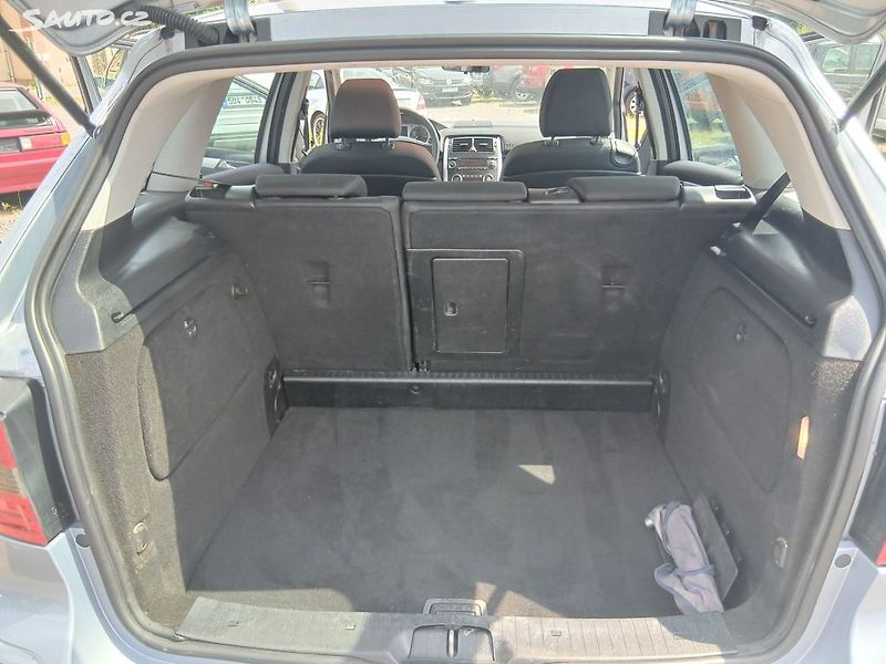 Mercedes-Benz Třídy B 1.7i, KLIMATRONIC - fotka 26 z 31