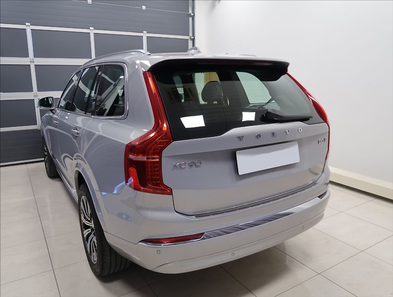 Volvo XC90 2,0 B5 AWD AUT Plus Bright - fotka 4 z 38