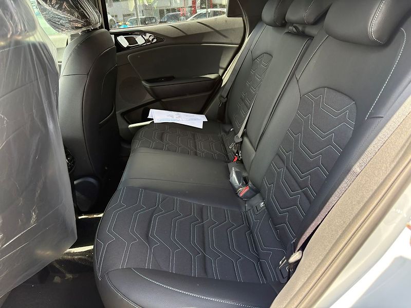 Kia Ceed (2025) 1,6 T-GDi GPF 7DCT STEEL EDITI - fotka 11 z 12