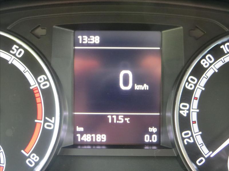 Škoda Fabia 1,0 TSI Ambition Tour ČR - fotka 21 z 24