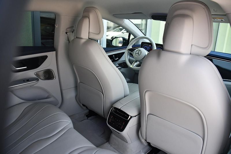Mercedes-Benz EQE 350 4MATIC 4L-ZÁRUKA  - fotka 15 z 58