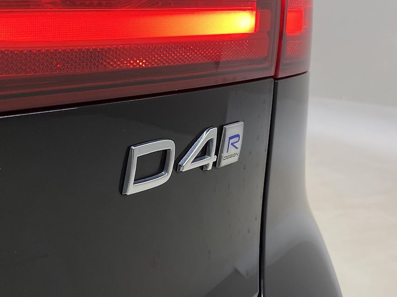 Volvo V90 D4 R-DESIGN AUT  - fotka 38 z 48
