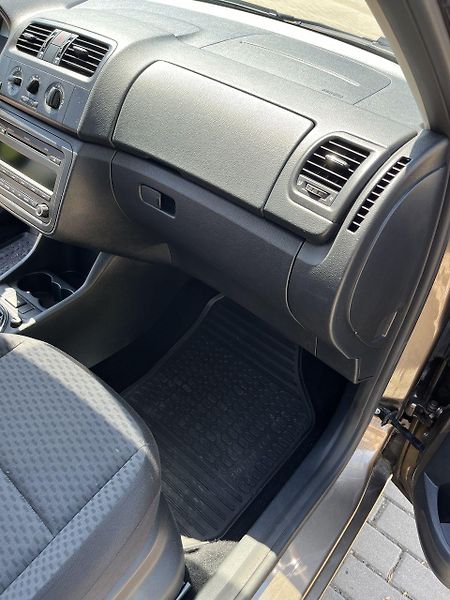 Škoda Roomster (2013) Fresh Ambition - fotka 35 z 91