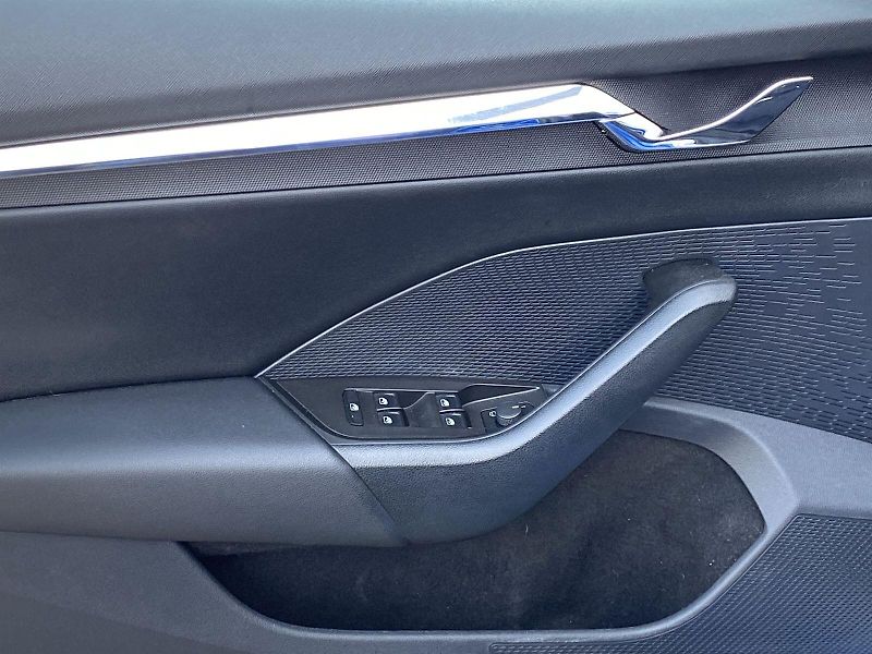 Škoda Octavia (2023) Combi 1.5 TSI M-HEV DSG Style+ - fotka 27 z 39