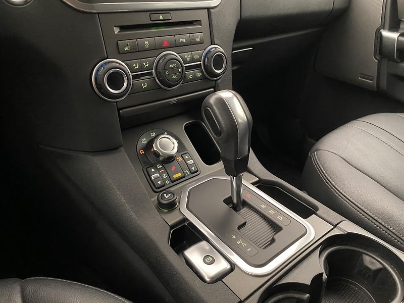 Land Rover Discovery 4 SDV6 SE AWD AUT CZ - fotka 26 z 41