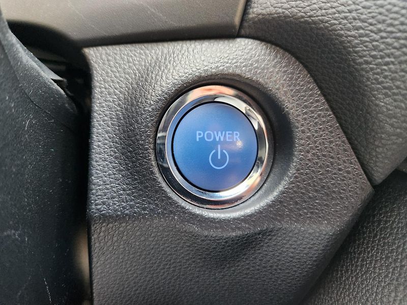 Toyota RAV4 (2021) 2.5-HYBRID-1.MAJ-KŮŽE-AUTOMAT - fotka 17 z 22