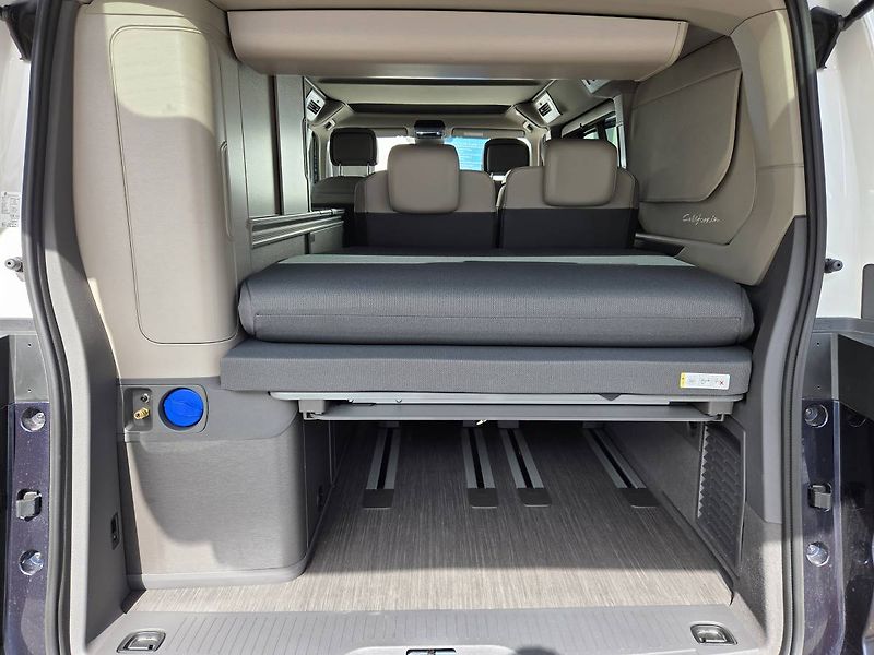 Volkswagen California Ocean T7 2.0 TDI DSG DCC full - fotka 65 z 108