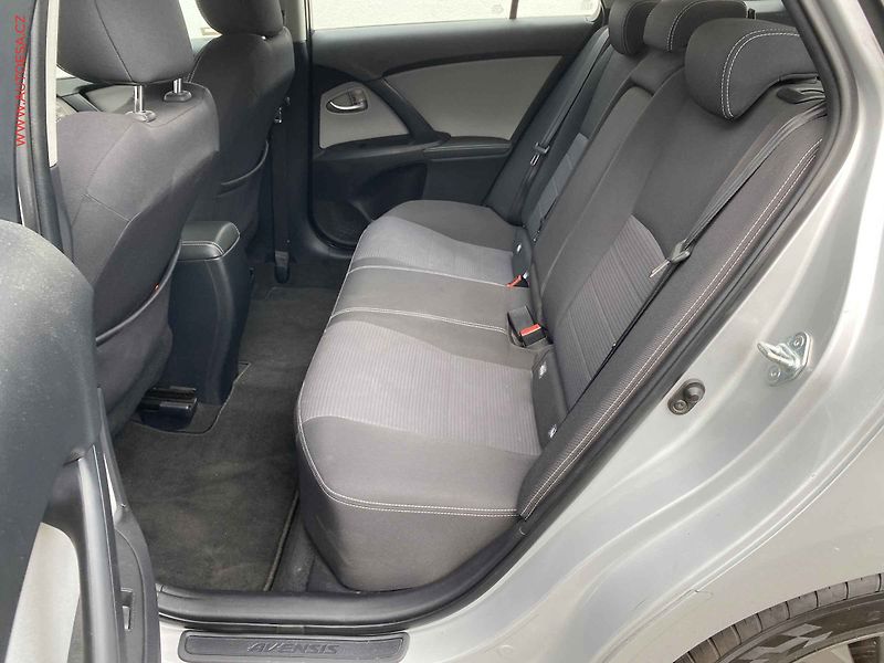 Toyota Avensis (2018) 2.0D-4D, ČR, Výhřev sed. - fotka 10 z 18
