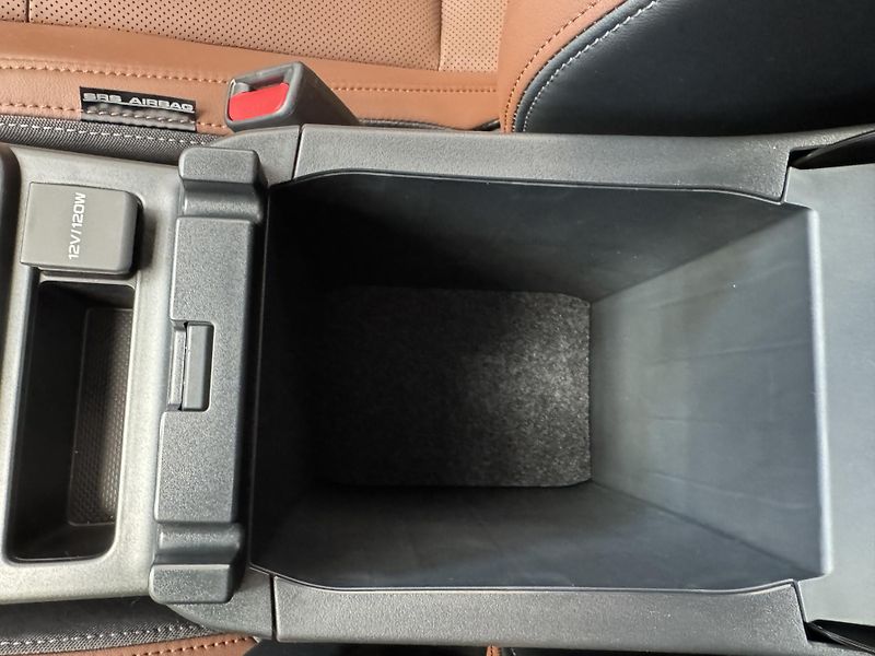 Subaru Outback 2,4T Premier XT - fotka 48 z 58