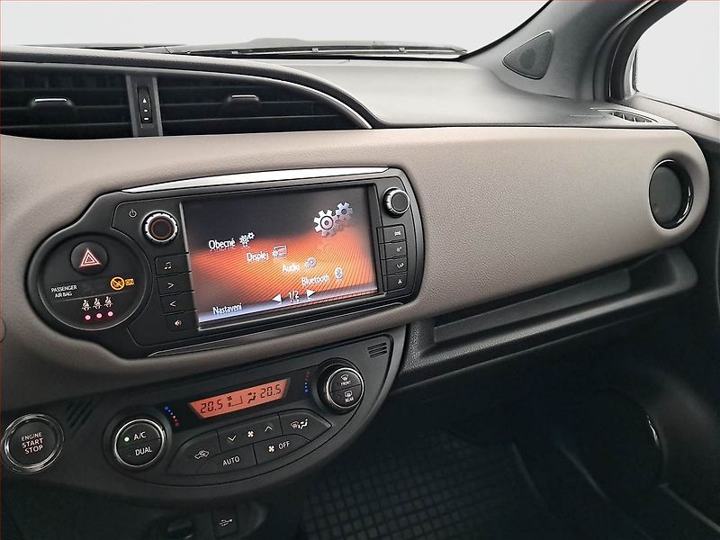 Toyota Yaris (2016) 1.33 Dual VVT-i, ČR,1.maj - fotka 16 z 19
