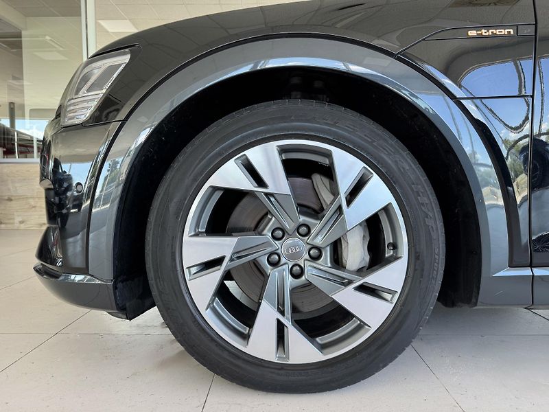 Audi e-tron 55 Quattro*300kW*NočníVidění - fotka 34 z 35