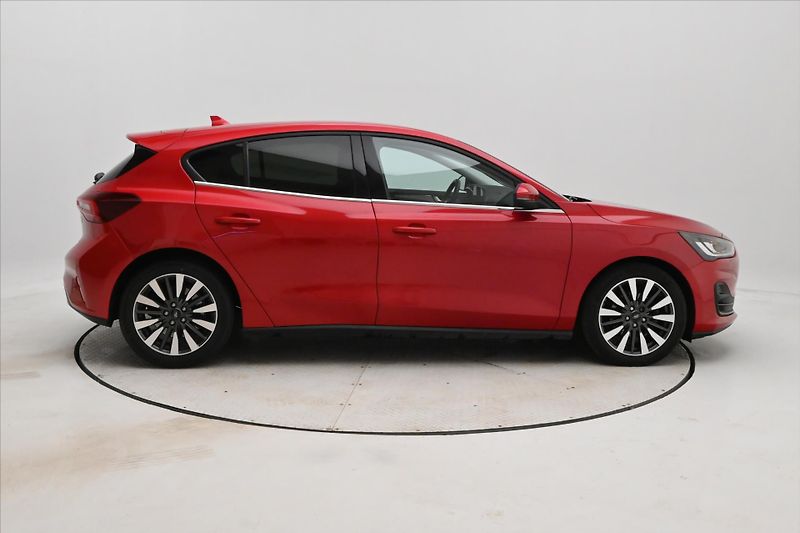 Ford Focus 2,0 EcoBlue 110kW Titanium X Z - fotka 4 z 27